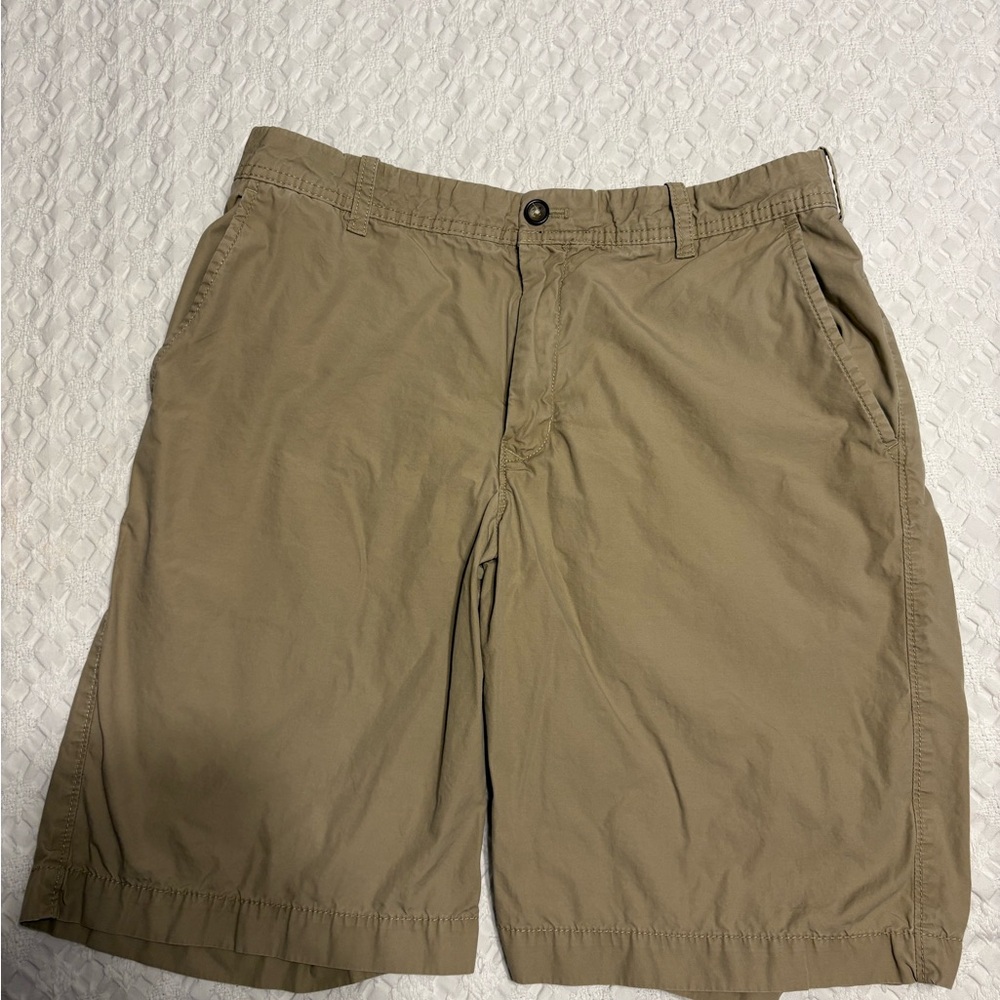 Izod Men's Khaki Flat Front Shorts